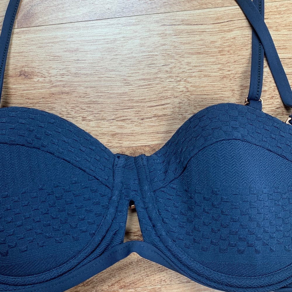 NWT TAVIK Swimwear Corsica Navy Textured Bikini Top - Picture 5 of 12